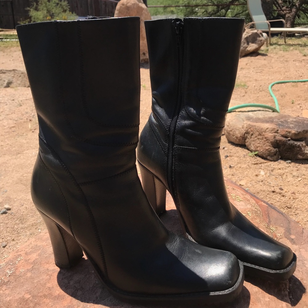 Black Steve Madden boots.